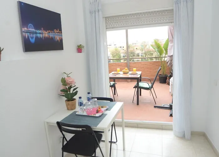Habitacion Grande Con Terraza Privada, Malaga Centro